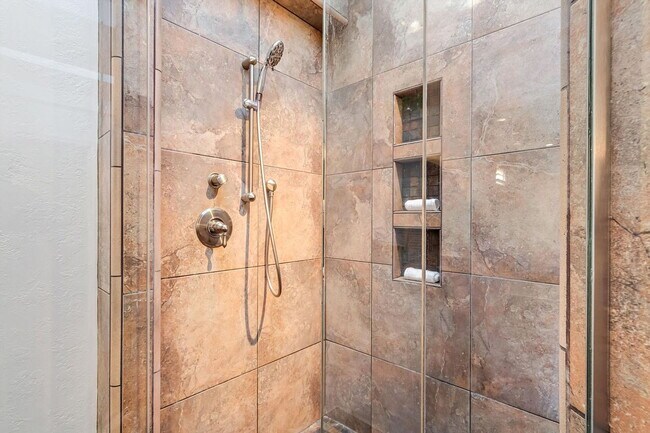 Building Photo - "Charming 3-Bed, 2-Bath Home in Heart of Sonoma Wine Country – Your Perfect Retreat Awaits!"