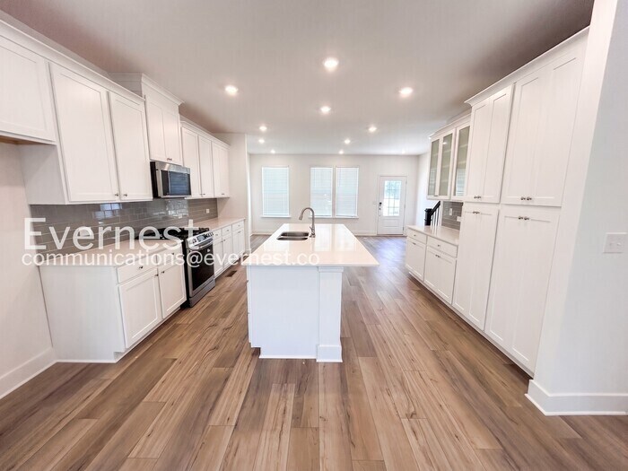 Building Photo - 2535 Superus Ct
