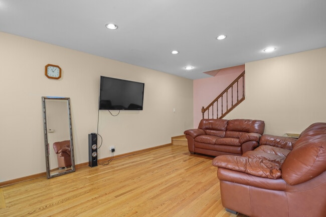 Building Photo - 334 Plumwood Ct