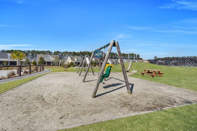 Building Photo - Beautiful custom home in Hampton Lake!