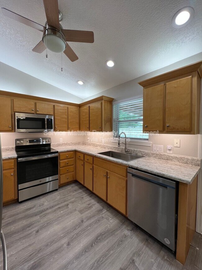 Building Photo - 6545 Berryhill Rd