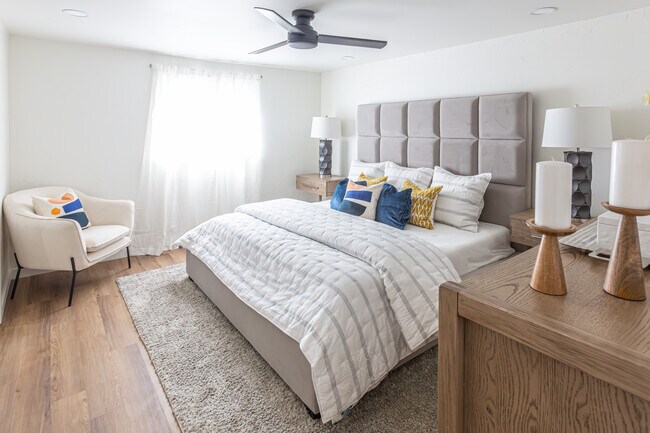 Building Photo - College Apartments