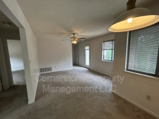 Building Photo - 1000 Emery Rd