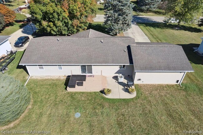 Building Photo - 245 Lynbrook Dr