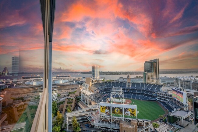 Building Photo - S/W Facing Icon Penthouse with Spectular Ballpark, Bay, and Ocean Views