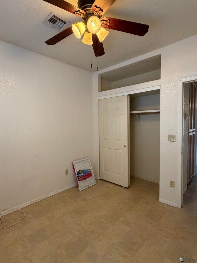 Building Photo - 804 S Dora Ave