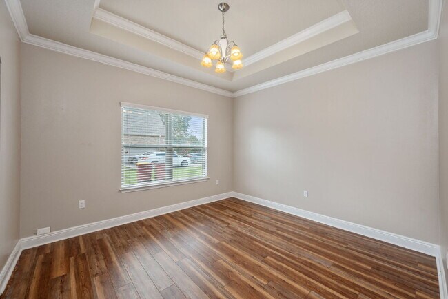 Building Photo - Crestview: 4 Bedrooms in Liberty Oaks