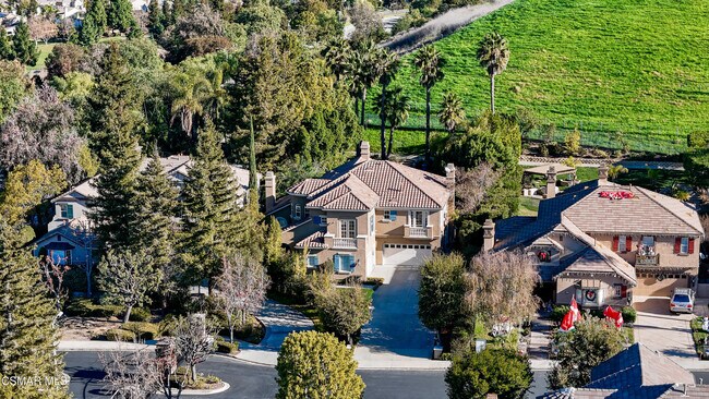 Building Photo - 516 Rustic Hills Dr