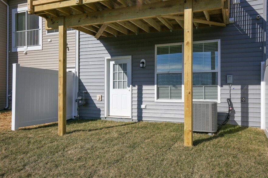 Building Photo - 107 Alderman Way