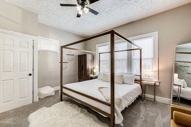 Building Photo - 611 Lincoln St