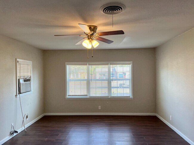 Building Photo - 4009 44th St