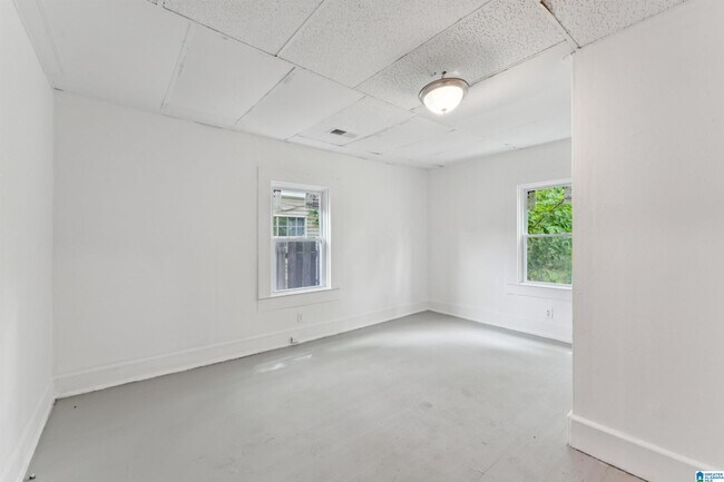 Building Photo - 4405 12th Ct