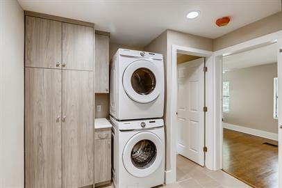 Building Photo - Renovated 4 bedroom, historic home close to downtown!