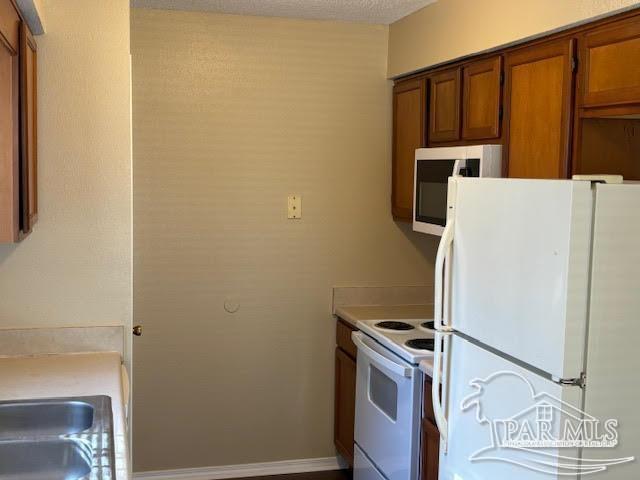 Building Photo - 8931 Forest Oak Dr