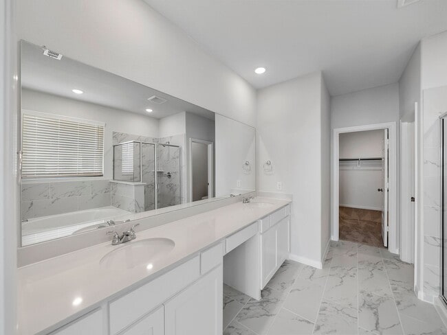 Building Photo - Almost New, Modern Look 4 Bed 3 Bath House...