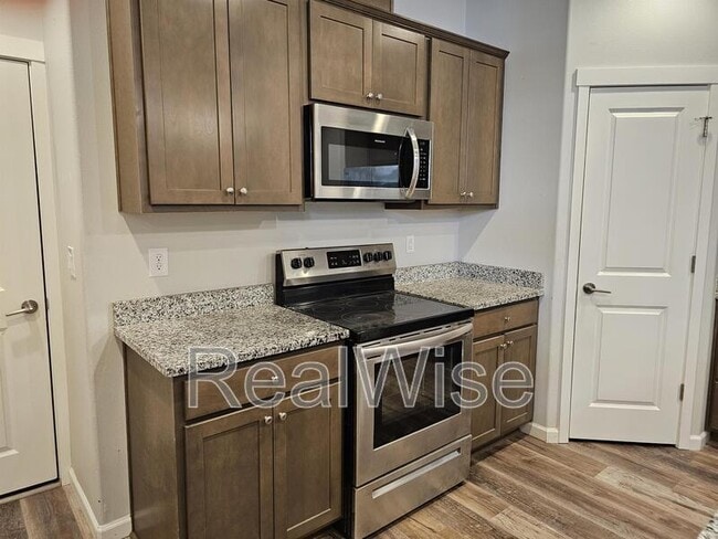 Building Photo - 5724 NE 58th Way