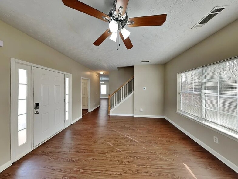 Building Photo - 4516 Swan Trce
