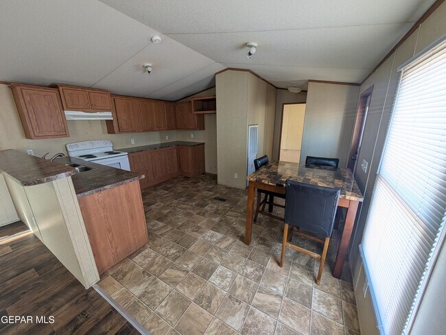 Building Photo - 1052 Macadamia Cir