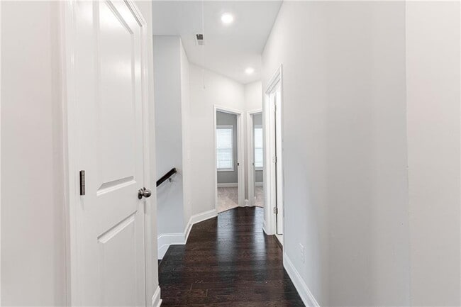 Building Photo - 3634 Via Nuova Ln