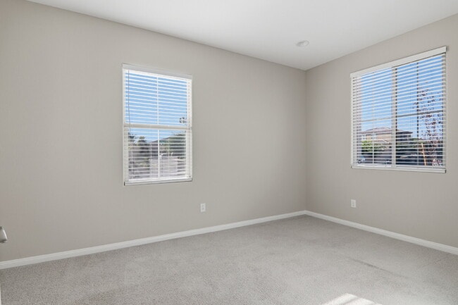 Building Photo - 3158 Molinos Dr