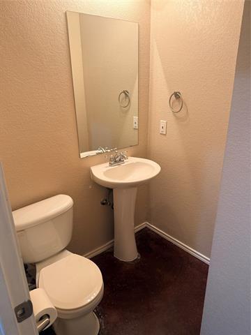 Building Photo - 2318 Aldergate Dr