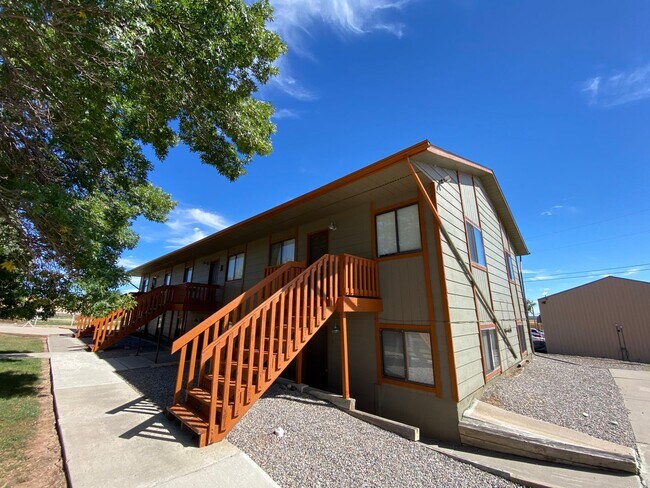 Building Photo - Top Corner, One Bedroom Apt in Bayfield