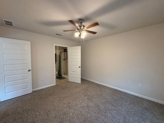 Building Photo - 807 Otto Loop