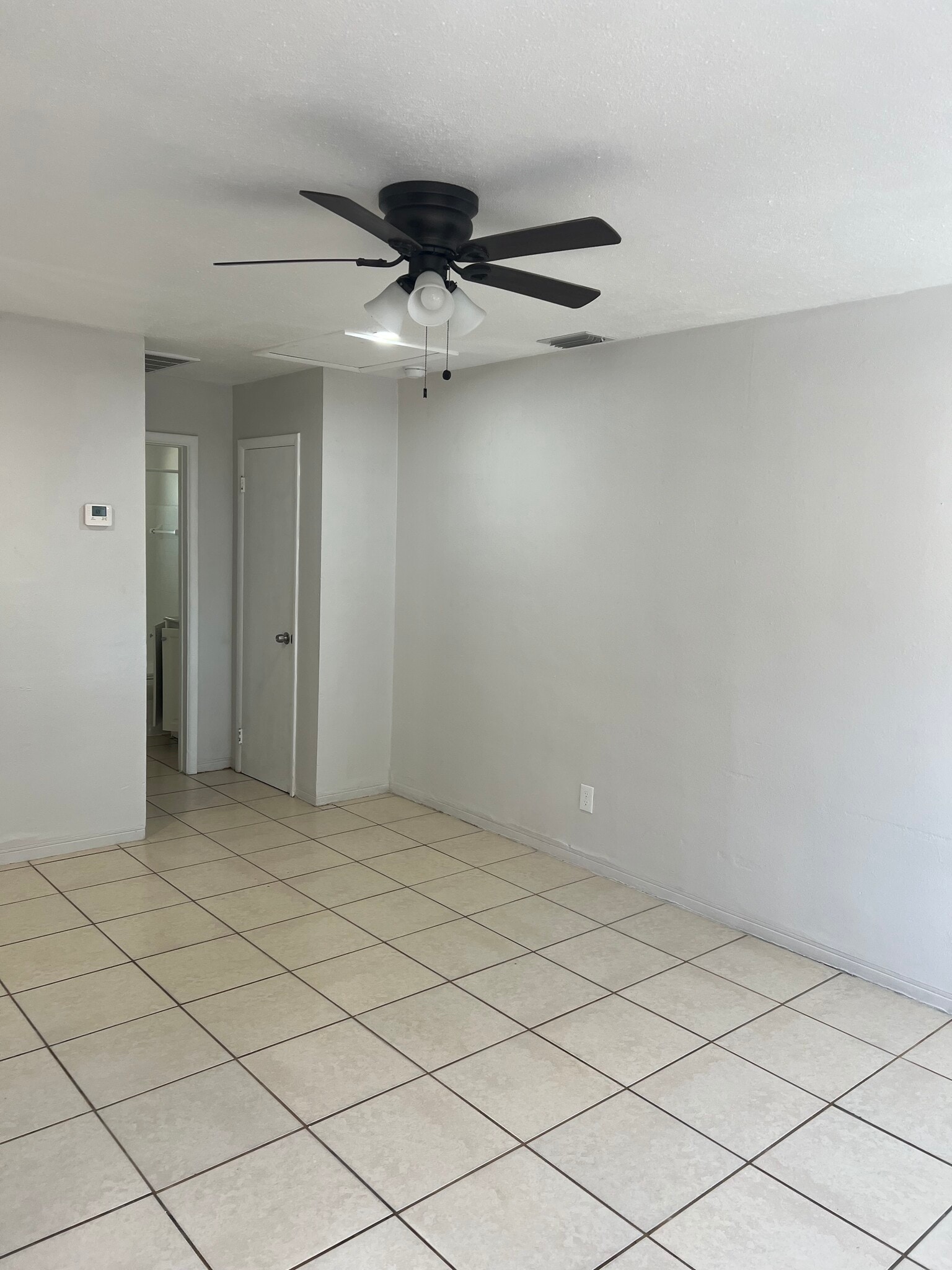 Building Photo - 7101 Dartmouth Ave N