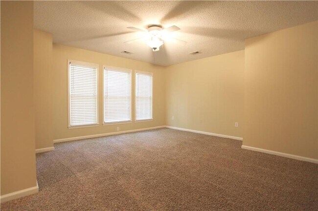 Building Photo - Home available February 2026!