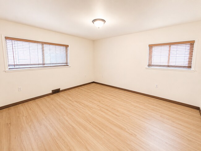 Building Photo - 1445 Hulton Rd