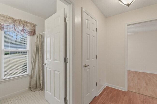 Building Photo - 100 Timberline Dr