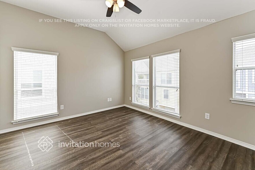 Building Photo - 1403 W 26th St