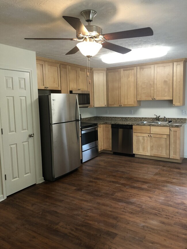 Building Photo - New One Bedroom Garden Apartment