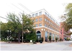 Building Photo - 4901 Washington Boulevard 4B