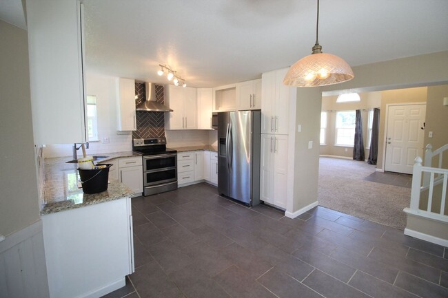 Building Photo - Incredible Home in Southeast Fort Collins