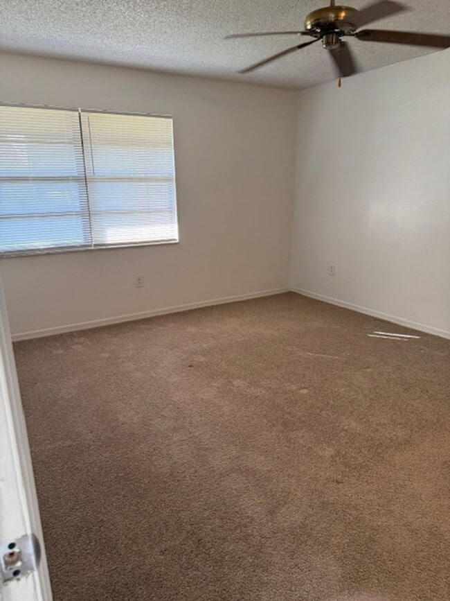 Building Photo - CORAL GARDENS 2-BEDROOM CONDO