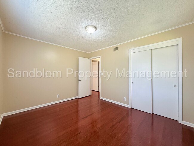 Building Photo - For Lease | Tulsa | Available Now!