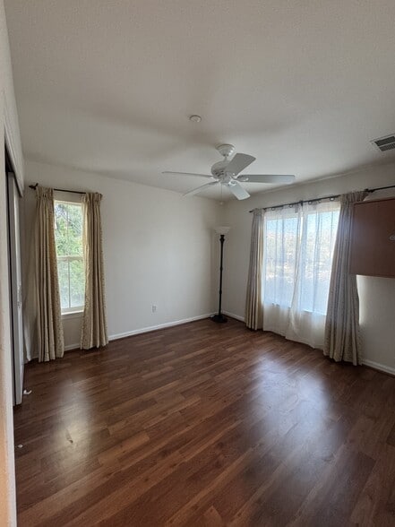 Building Photo - 449 Pariso Terrace