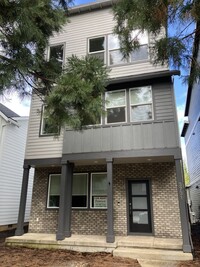 Building Photo - 3731 Village Center Dr SE