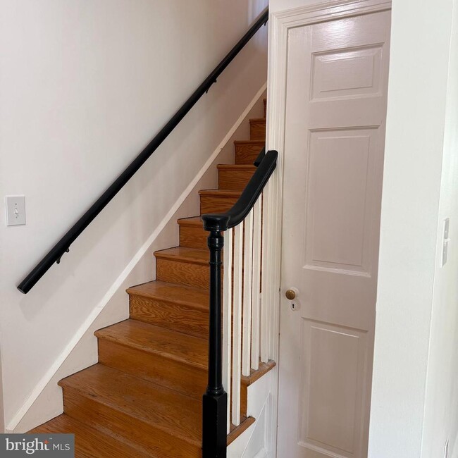 Building Photo - 3121 Quebec Pl NW