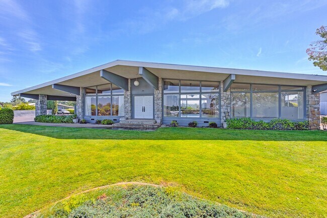Building Photo - 1000 Grass Valley Hwy
