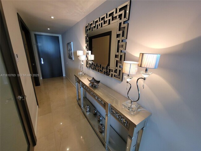 Building Photo - 1830 S Ocean Dr