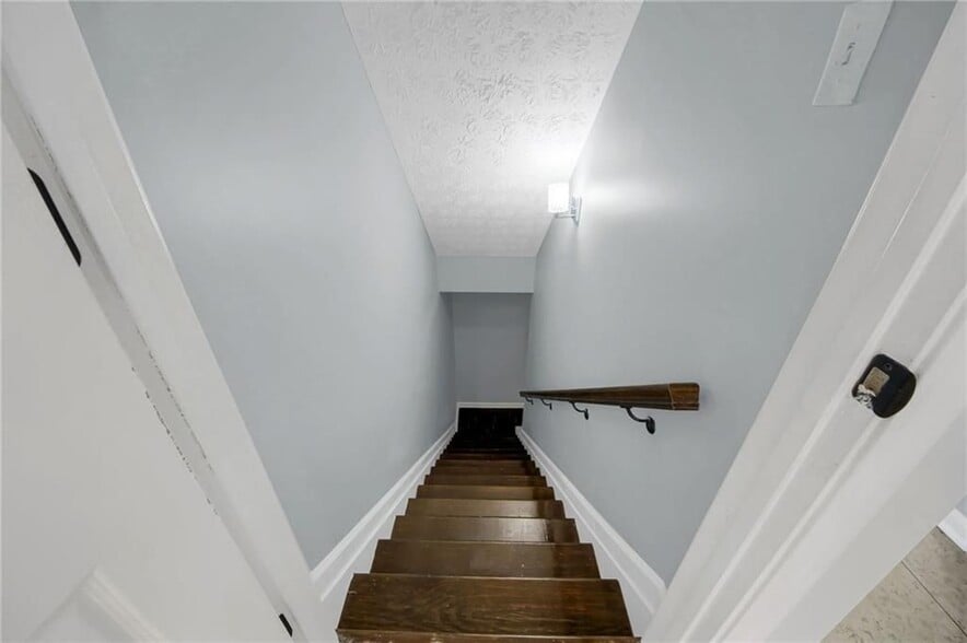 Building Photo - 957 Keldron Ct