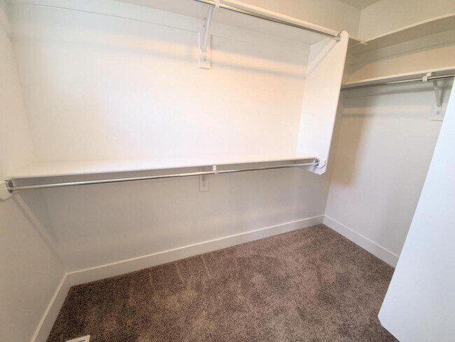 Building Photo - 1036 W 600 S