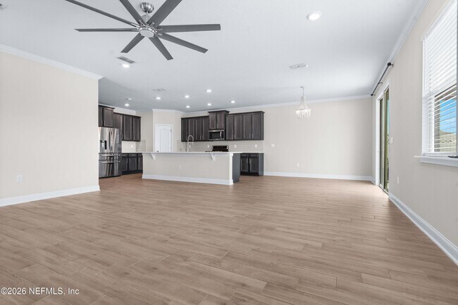 Building Photo - 235 Silverleaf Village Dr