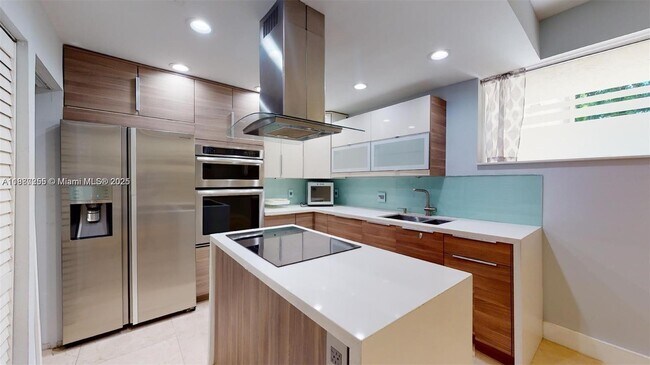 Building Photo - 2430 Brickell Ave