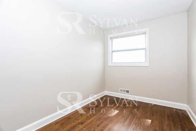 Building Photo - At Last, This Is What You Have Been Searching For!