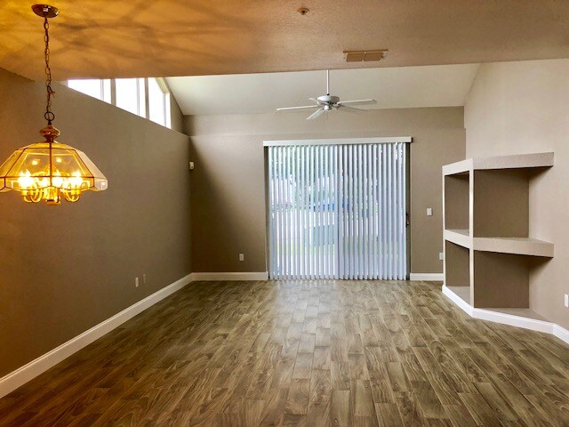 Building Photo - 1840 Bachman Way