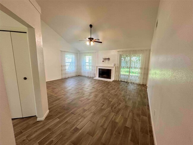 Building Photo - 21418 Park Bishop Dr