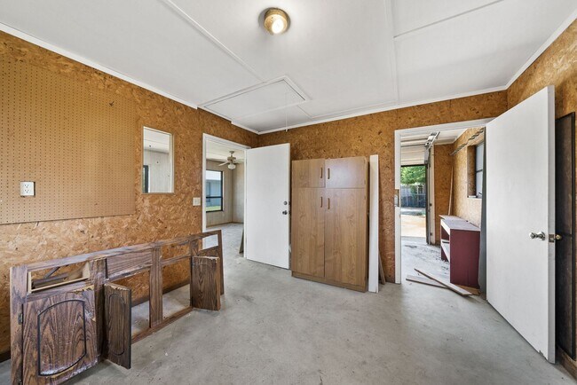 Building Photo - For Rent – Huntingdon Estates 3BR/2BA Home...